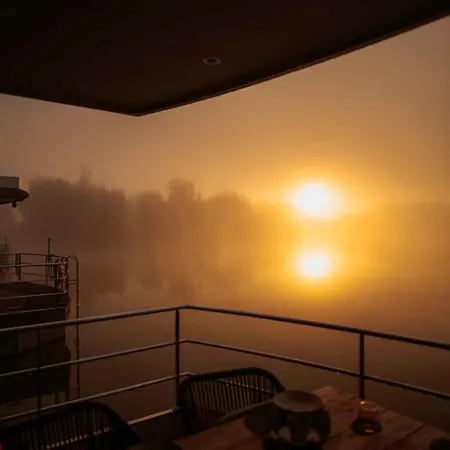 Floatinghouse Goldener Anker - Lp10 Hébergement de vacances *